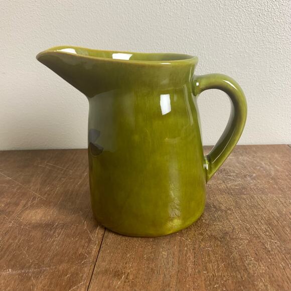 Los Angeles Pottery USA 1965 USA #22‎ 6" Pitcher Olive Green Bow Fruit Motif - Picture 4 of 8